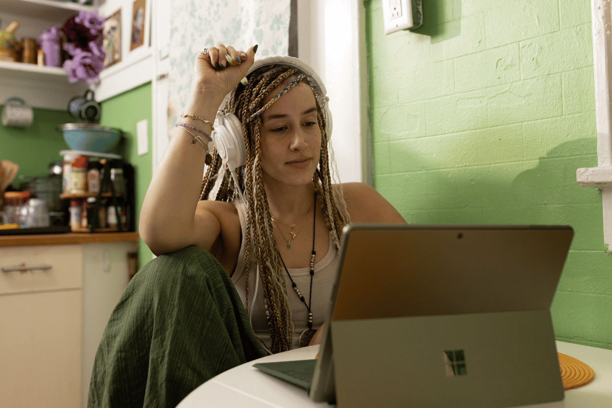 35 Desk Ideas for College Students