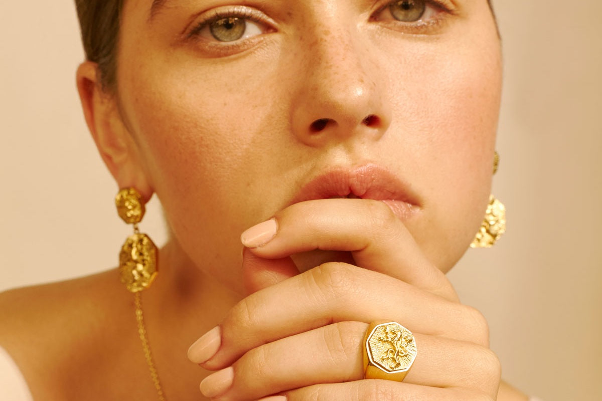 These Women’s Signet Rings Are To Die For – I AM & CO