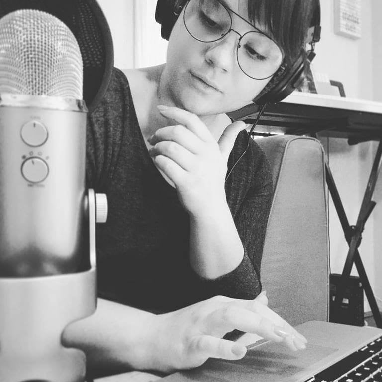 Side Hustle Diaries: I'm A Singer, A Server, & A Freelance Writer