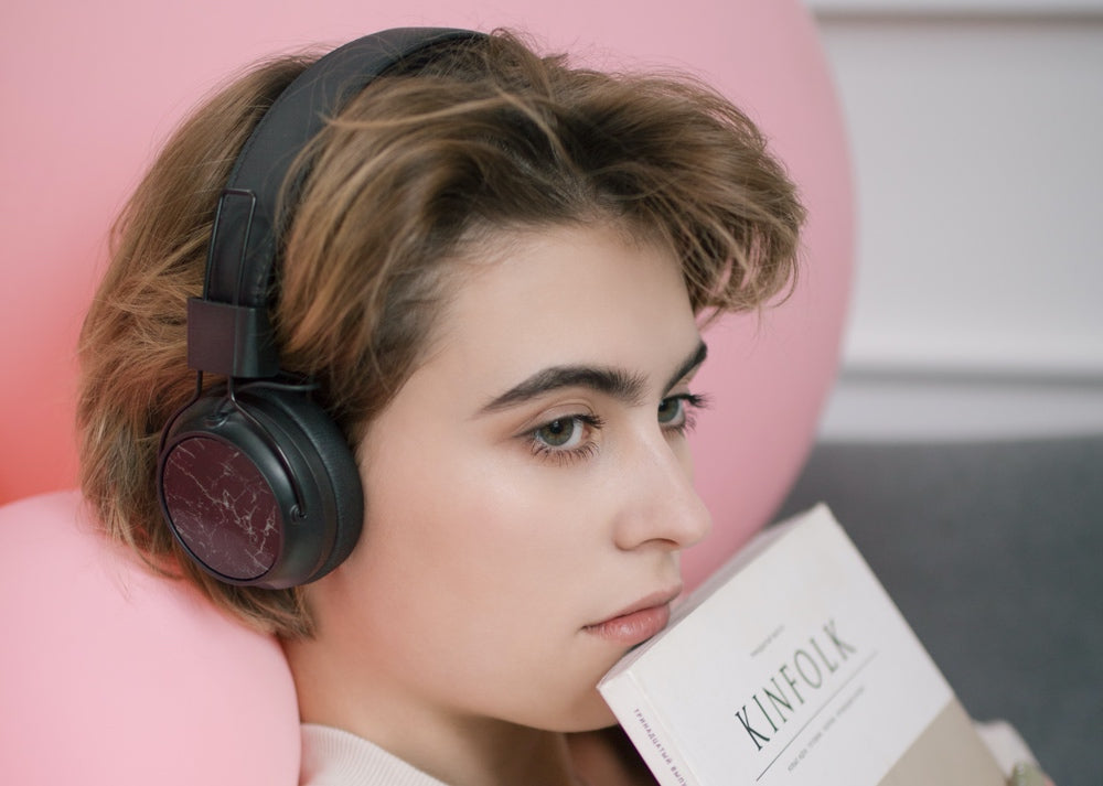 The Best Podcasts Reddit Users Are Bingeing Right Now