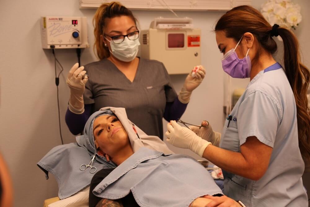 21 Dr. Pimple Popper Blackhead Videos That’ll Satisfy Your Senses