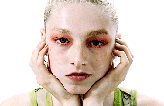 These Are The Best Neon Eyeshadow Looks To Try Right Now