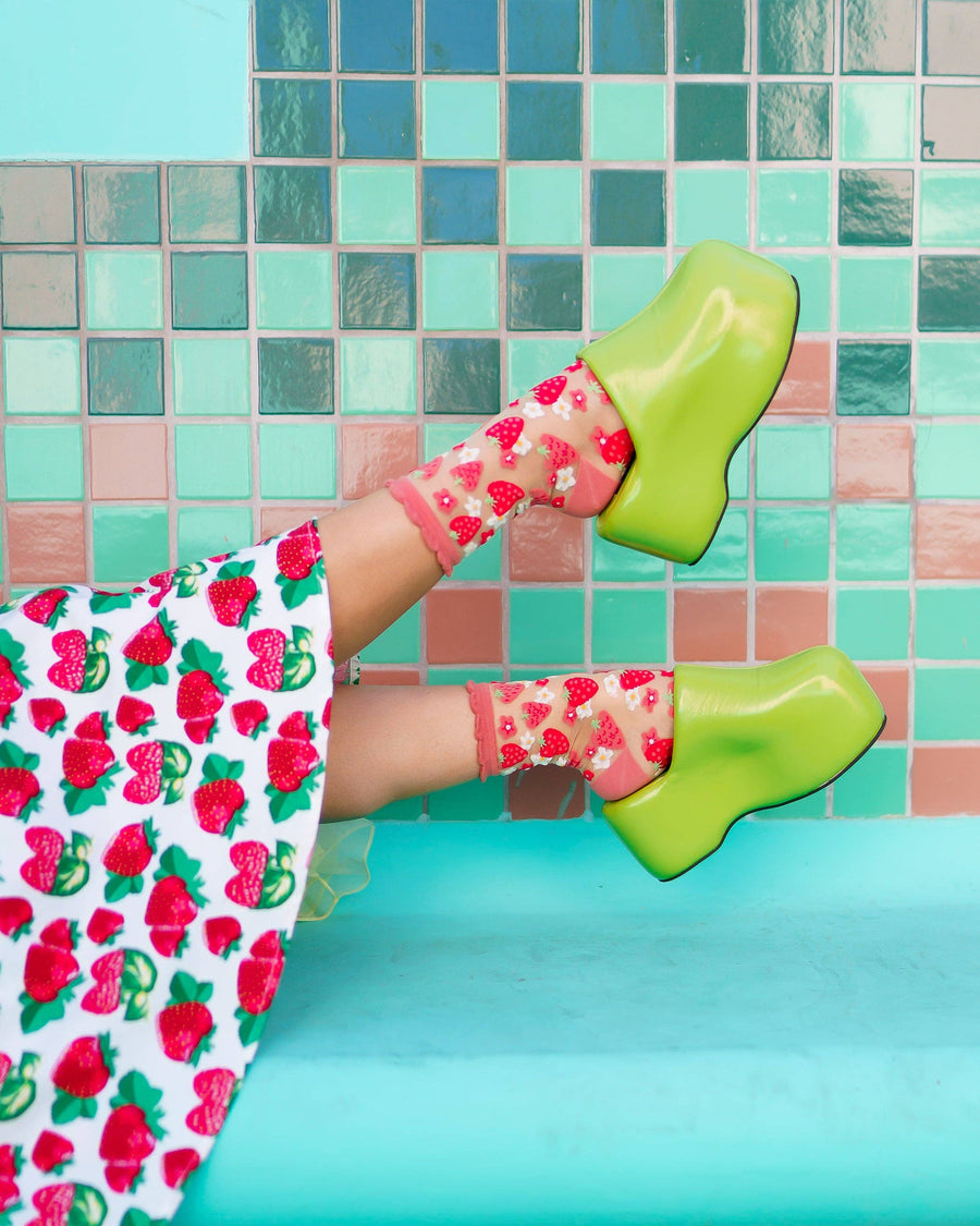 Strawberry Daisy Ruffle Sheer Crew Sock: Size I: Fits US W5.5-9.5